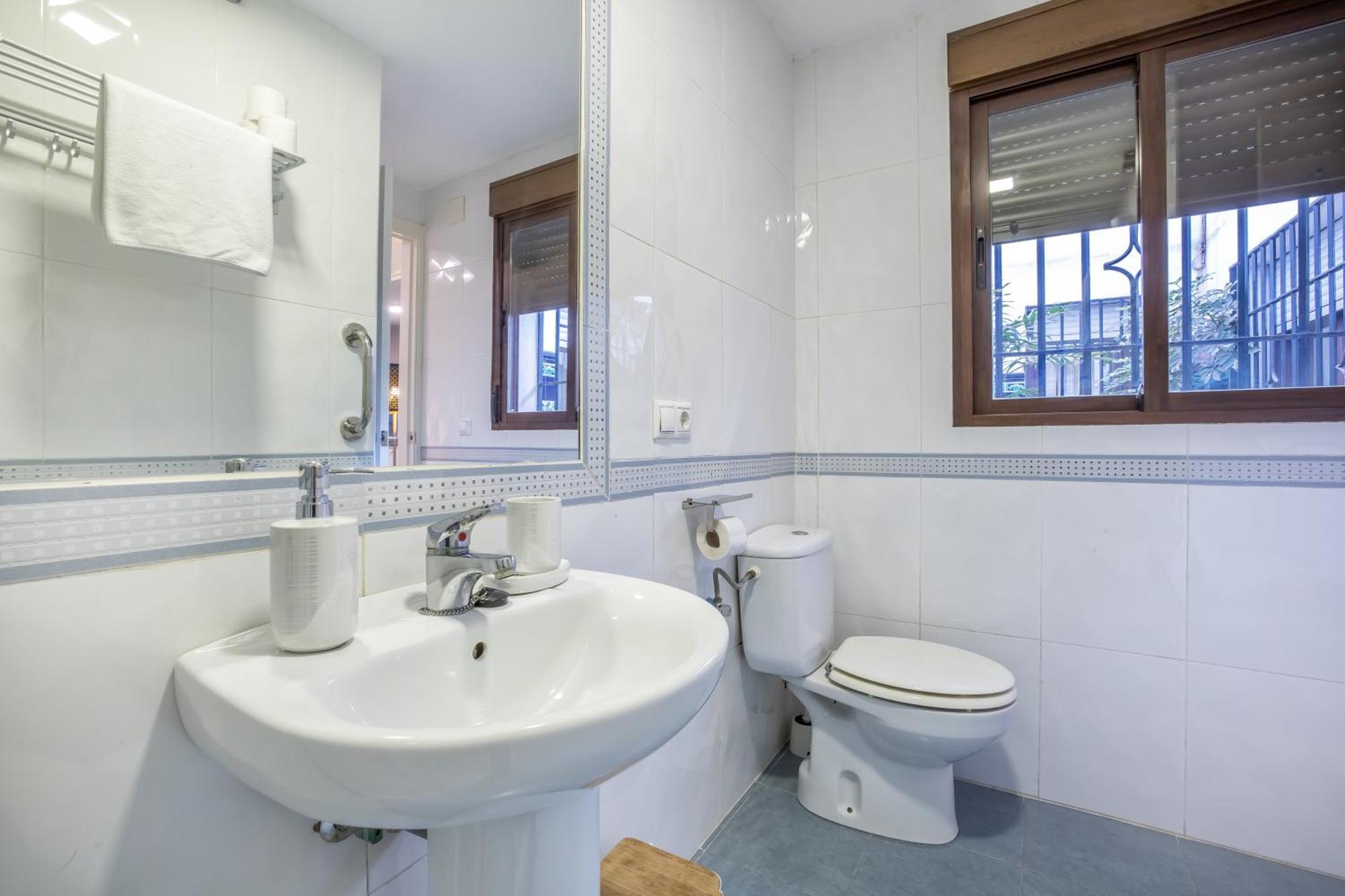 Encanto En La Juderia: Apartamento Con Patio Cordoba Exterior photo